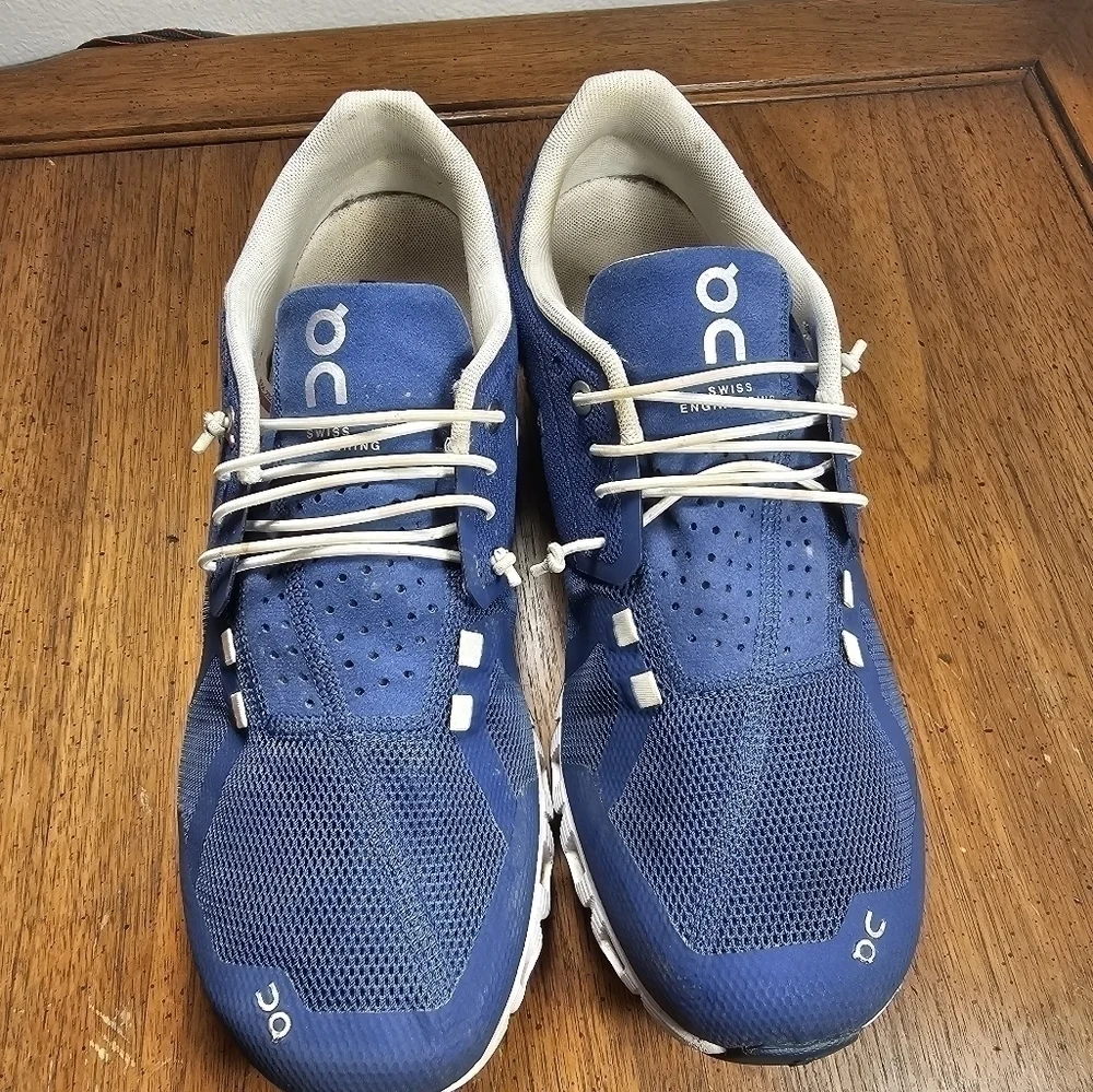 On Cloud Swiss Engineering Running Shoes Women's Size 10.5 - Picture 2 of 7